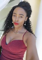 Andisiwe Mgolombane, estate agent